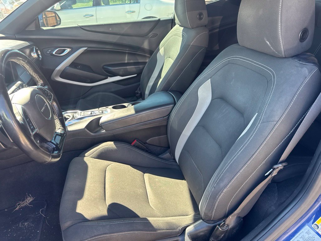 Used 2019 Chevrolet Camaro LT RWD image 9