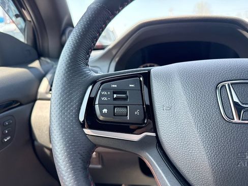 Used 2025 Honda Ridgeline Black Edition image 17