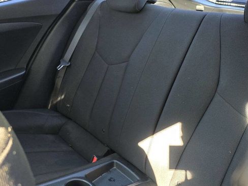 Used 2016 Hyundai Veloster image 13