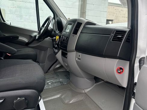 Used 2017 Mercedes-Benz Sprinter 2500 image 26