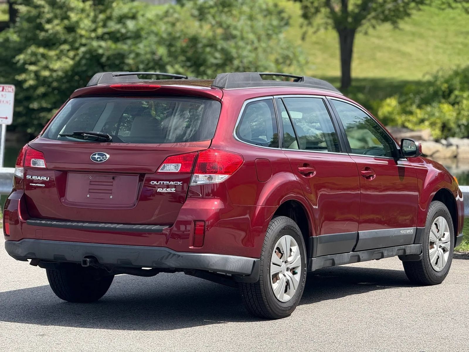 Used 2011 Subaru Outback 2.5i AWD/4WD image 5