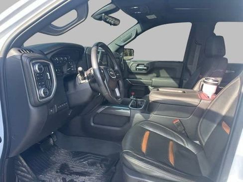 Certified 2022 GMC Sierra 1500 AT4 w/ AT4 Premium Package image 9