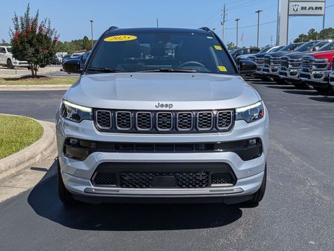 Used 2025 Jeep Compass Limited w/ Driver Assist Group I AWD/4WD image 2