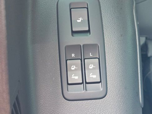 Used 2023 Lexus GX 460 Premium image 12