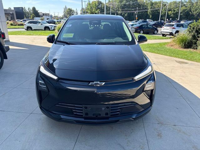 Used 2027 Chevrolet Bolt LT w/ Comfort Package FWD image 2