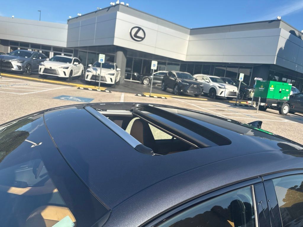 Used 2026 Lexus IS 350 F Sport RWD image 10