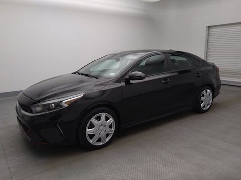 Used 2023 Kia Forte GT-Line w/ GT-Line Premium Package FWD image 2