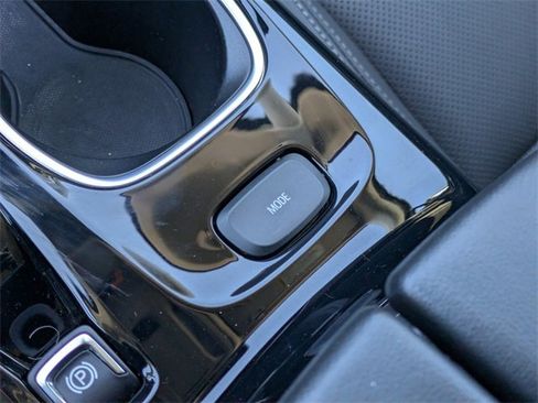 Used 2021 Buick Envision Essence w/ Sport Touring Package image 25