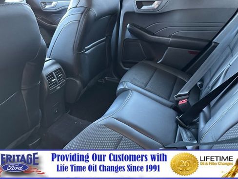 New 2025 Ford Escape SE image 9