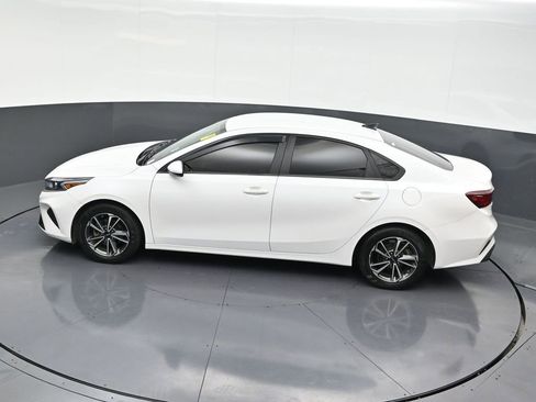 Used 2022 Kia Forte LXS image 18