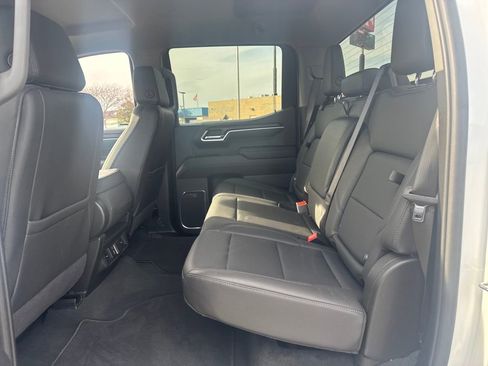 Used 2024 GMC Sierra 1500 SLT image 15