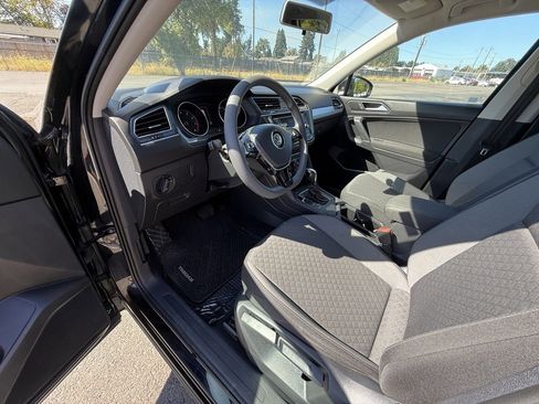 Used 2020 Volkswagen Tiguan S image 12