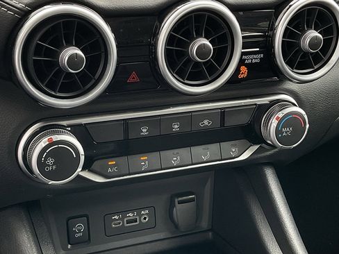 Used 2025 Nissan Sentra SV image 32