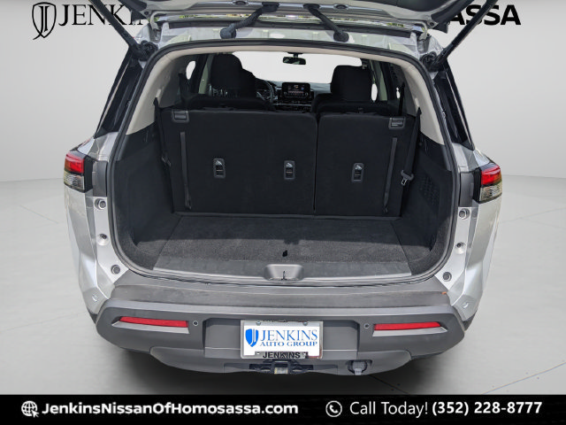 Used 2025 Nissan Pathfinder SV w/ SV Premium Package FWD image 21