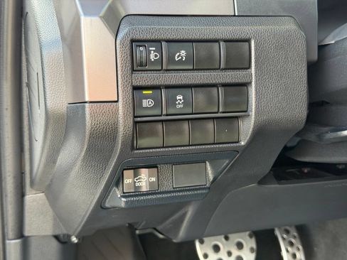 Used 2025 Toyota Tacoma TRD Sport AWD/4WD image 15