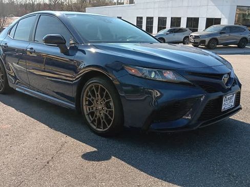 Used 2023 Toyota Camry SE image 7