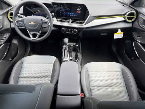 New 2026 Chevrolet Trax LT w/ Driver Confidence Package FWD image 10