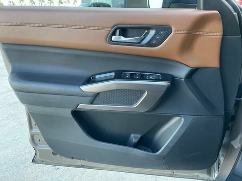 Certified 2024 Nissan Pathfinder Platinum w/ Cargo Package AWD/4WD image 9