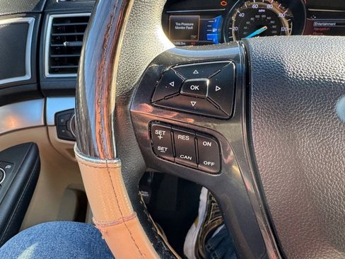 Used 2016 Ford Explorer XLT w/ Equipment Group 202A image 17