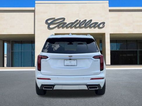 New 2025 Cadillac XT6 Luxury image 4