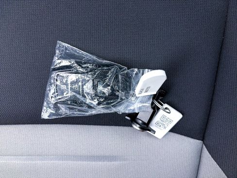 Used 2024 Toyota Tacoma TRD Off-Road w/ TRD Off Road Upgrade Package image 32