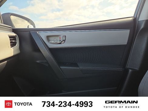 Used 2014 Toyota Corolla LE FWD image 25