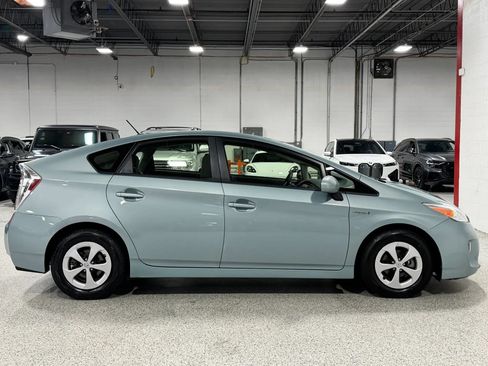 Used 2014 Toyota Prius Three w/ Solar Roof Package FWD image 5