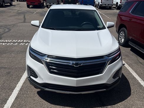 Used 2022 Chevrolet Equinox LT image 1