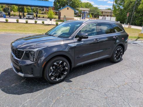 New 2026 Kia Sorento EX w/ EX Premium Package FWD image 3