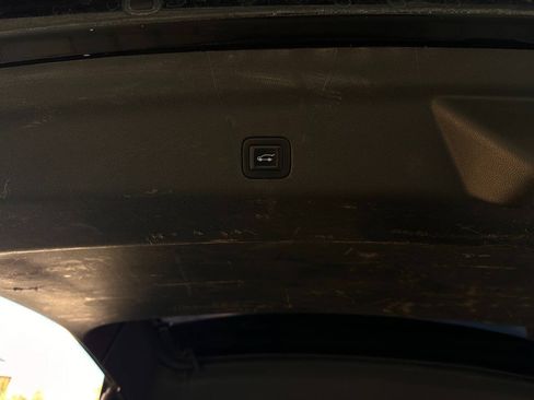 Used 2021 GMC Yukon XL SLT AWD/4WD image 83