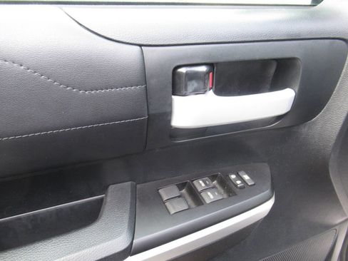 Used 2016 Toyota Tundra Limited w/ Limited Premium Package image 17