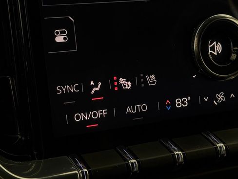 Used 2025 GMC Yukon Denali image 20