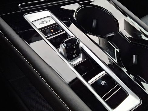 New 2026 Volkswagen Atlas SEL image 10