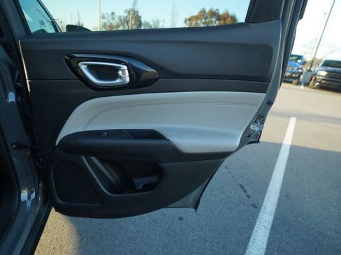 Used 2022 Jeep Compass Limited image 23