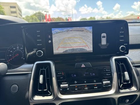 Used 2023 Kia Sorento S FWD image 28
