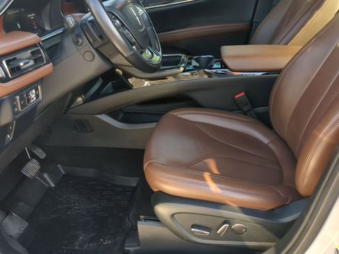 Used 2022 Lincoln Nautilus Reserve w/ Equipment Group 201A image 11