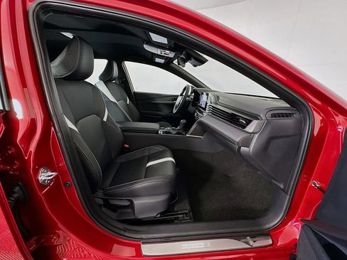 Used 2025 Toyota Camry SE image 27