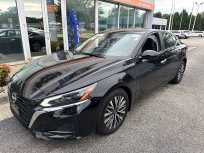 Used 2023 Nissan Altima 2.5 SV w/ SV Premium Package