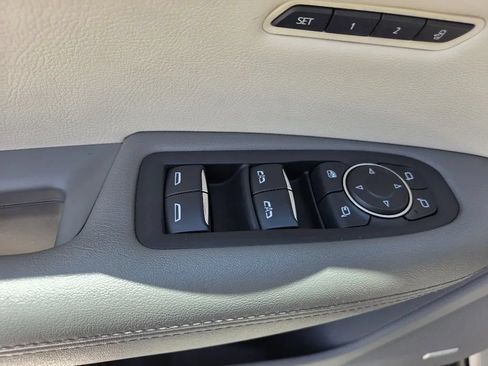 Used 2021 Cadillac XT5 Premium Luxury FWD image 12