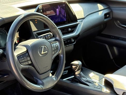 Used 2024 Lexus UX 250h F Sport FWD image 17