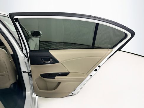 Used 2017 Honda Accord EX-L image 27