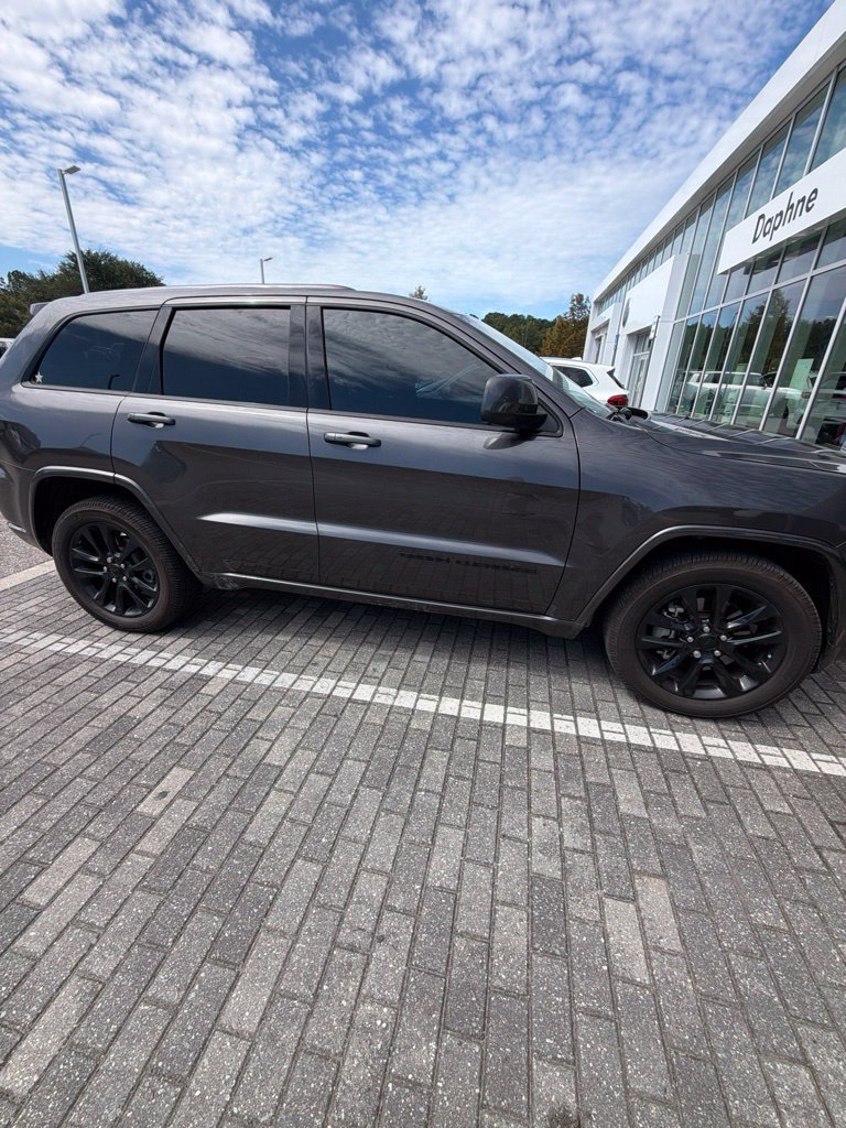 Used 2021 Jeep Grand Cherokee Laredo X RWD image 6