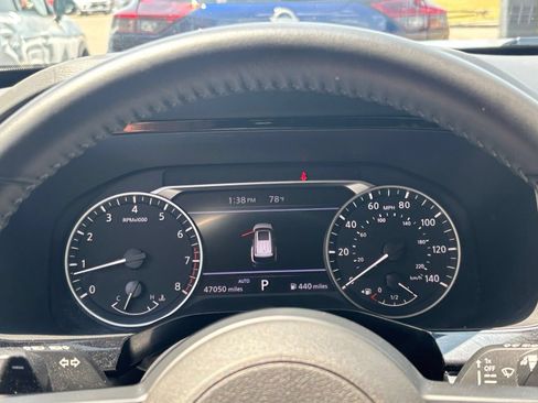 Used 2025 Nissan Pathfinder SV AWD/4WD image 43