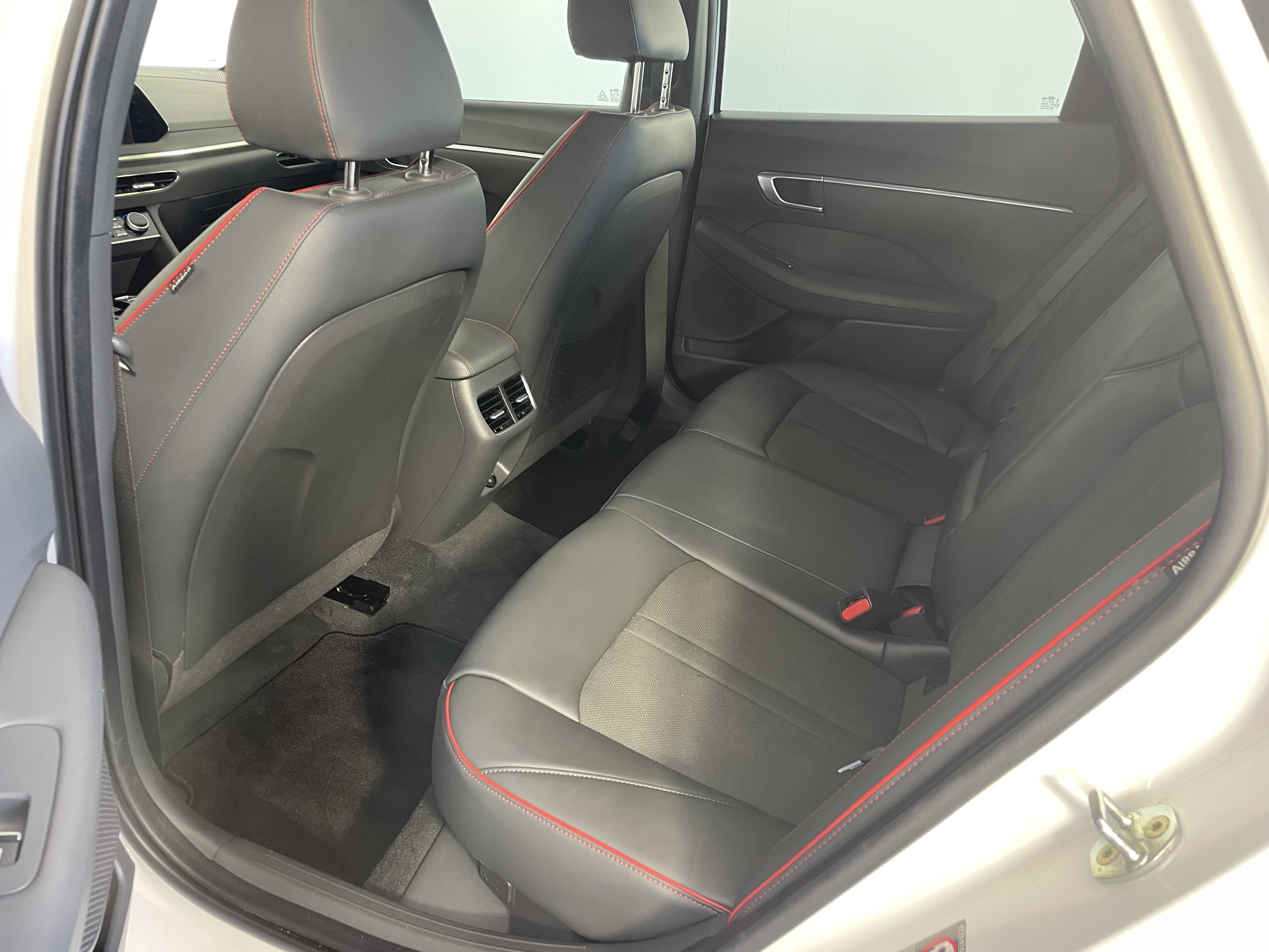 Used 2023 Hyundai Sonata SEL Plus w/ Preferred Accessory Package FWD image 9