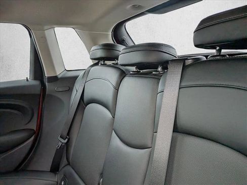 Used 2018 MINI Cooper 4-Door Hardtop image 14