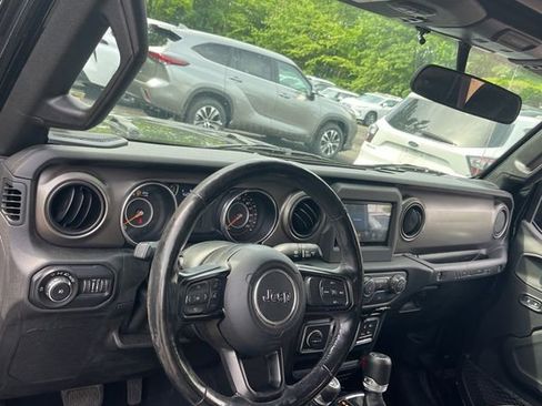 Used 2019 Jeep Wrangler Unlimited Sport S AWD/4WD image 4