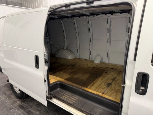 Used 2021 Chevrolet Express 3500 3500 3dr Extended Cargo Van w/ Driver Convenience Package image 9