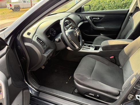 Used 2014 Nissan Altima 2.5 S FWD image 5