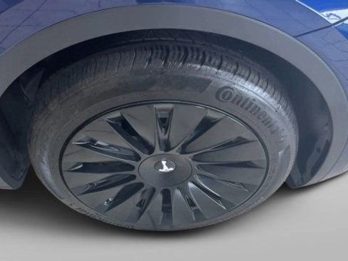Used 2023 Tesla Model Y Long Range AWD/4WD image 5