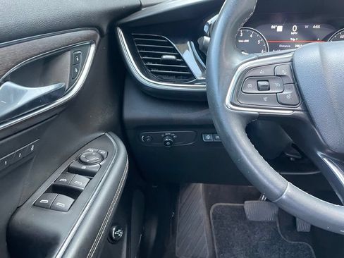 Used 2022 Buick Envision Avenir w/ Technology Package II FWD image 13